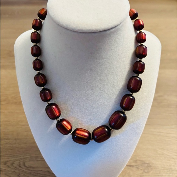 Elegant Red Beaded Necklace - Picture 1 of 3
